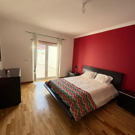 By The - De Santa Cruz (Oeste)