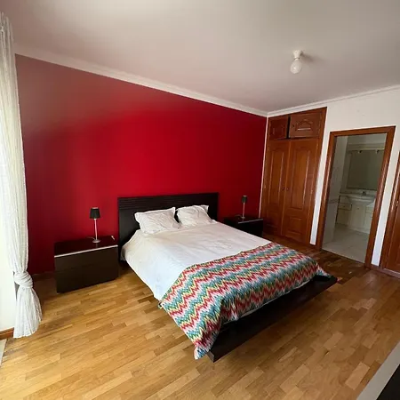 Apartament By The - De